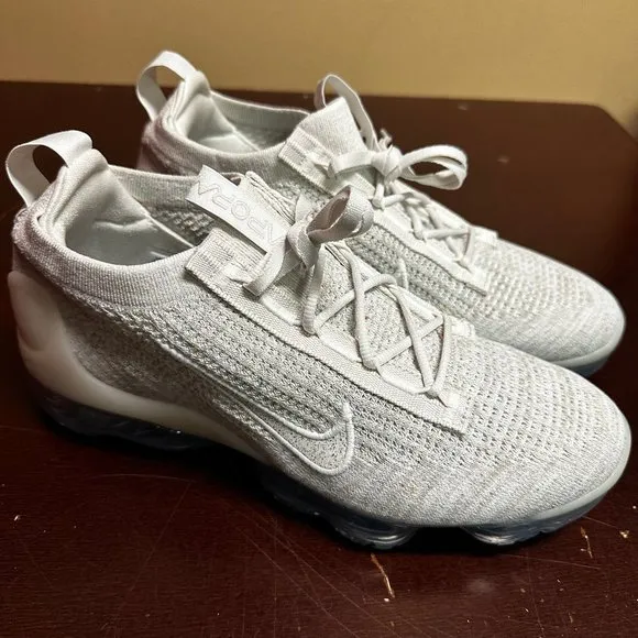 Nike Womens White Air VaporMax 2021 Flyknit Athletic Running Shoes Size US 11.5