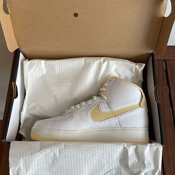 Nike Air Force 1 High Sculpt White Team Gold Women Size 8(DV7454-001)box crushed