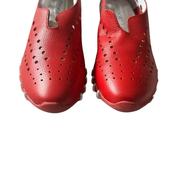 NWOB Litfoot teal red slip on leather lightweight sneakers size 40/10 comfort