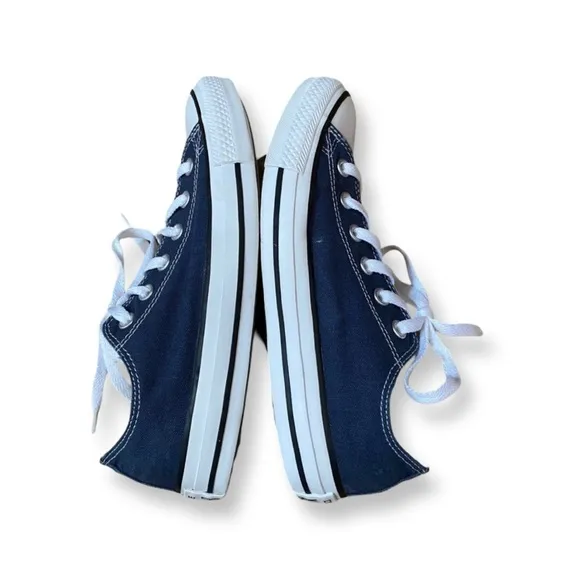 NWOT Converse CLASSIC blue size 8 women 6 Men LIKE NEW!