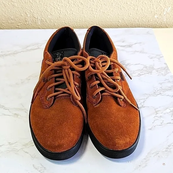NWOT Etnies Brandon Semenuk Skateboard Shoes.