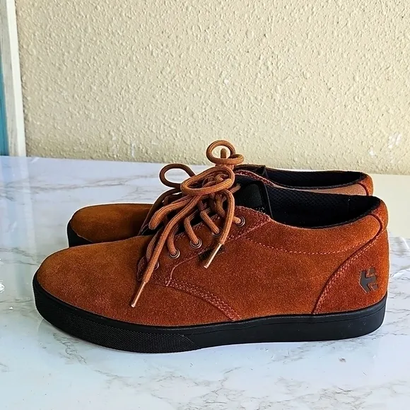 NWOT Etnies Brandon Semenuk Skateboard Shoes.