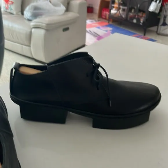 NWOT- Trippen's ( Germany) MENS -take on the classic oxford, 43 size