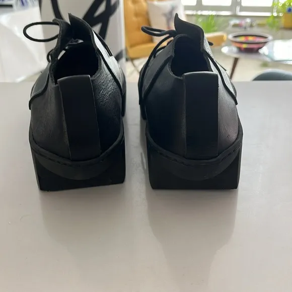 NWOT- Trippen's ( Germany) MENS -take on the classic oxford, 43 size