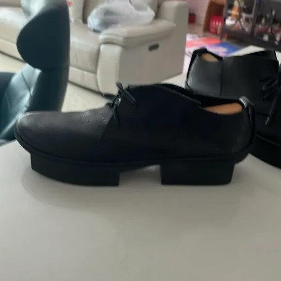 NWOT- Trippen's ( Germany) MENS -take on the classic oxford, 43 size