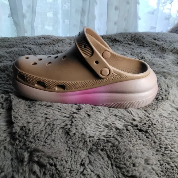 NWT. Classic Crush Clog Shoes Cork/ Dip.‎ 8