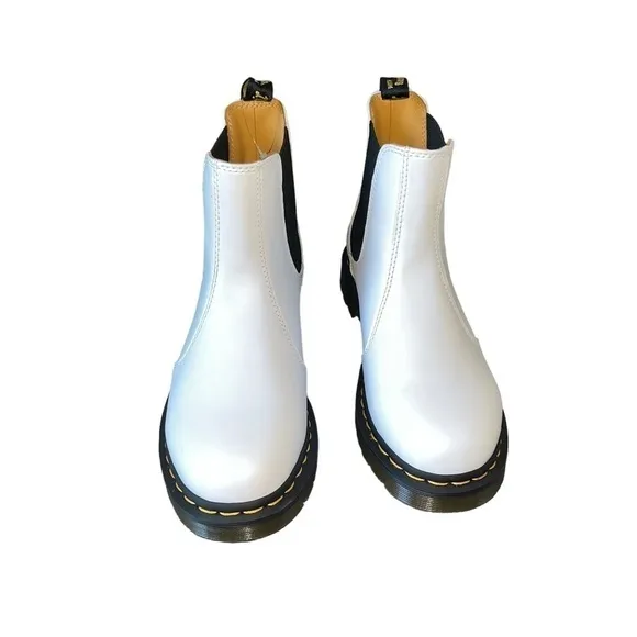 NWT!! DOC MARTENS-WOMEN’S 2976 ALL WHITECANVAS SMOOTH LEATHER CHELSEA BOOTS 10
