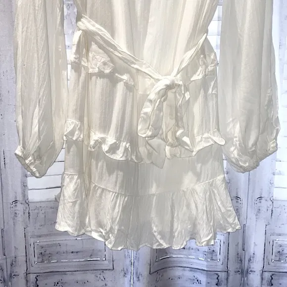 NWT Hello Molly White Scoop Neck Long Sleeve Dress