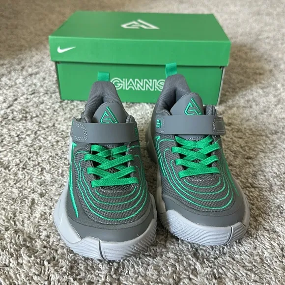 NWT Nike Kids Giannis Immortality 4 Basketball Shoes