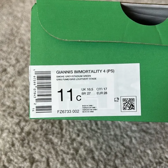 NWT Nike Kids Giannis Immortality 4 Basketball Shoes