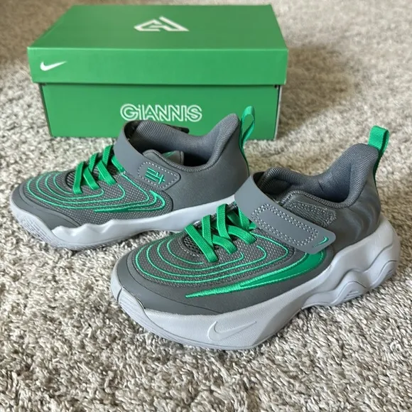NWT Nike Kids Giannis Immortality 4 Basketball Shoes
