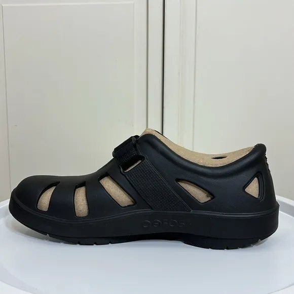 NWT Oofos 1300 Men's OOCANDOO Black Sandals Size 13