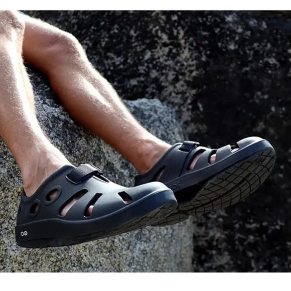 NWT Oofos 1300 Men's OOCANDOO Black Sandals Size 13