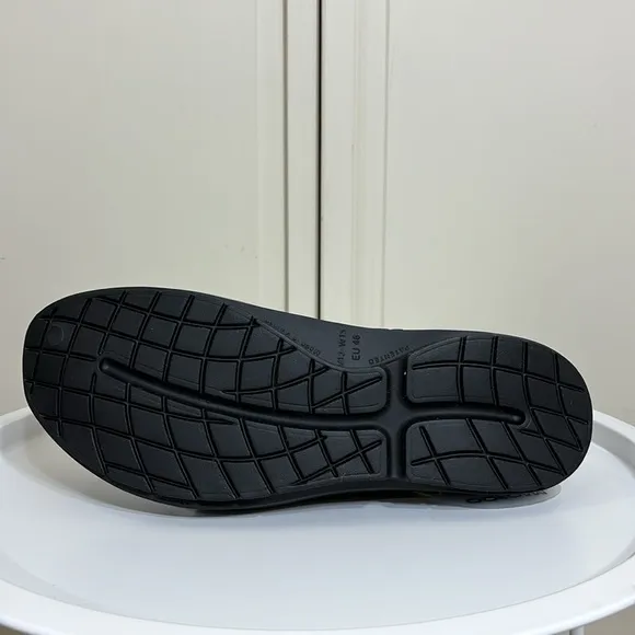NWT Oofos 1300 Men's OOCANDOO Black Sandals Size 13