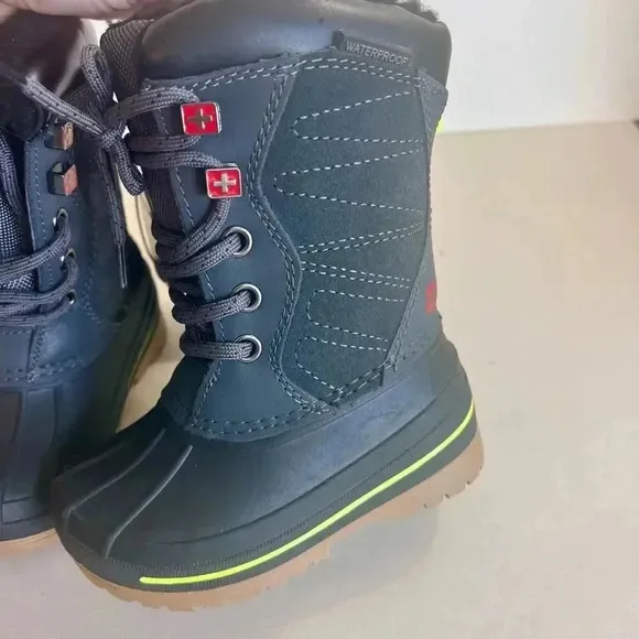 NWT Swiss Tech Toddler Black Waterproof 3M Thinsulate Snow Winter Boots Size 6
