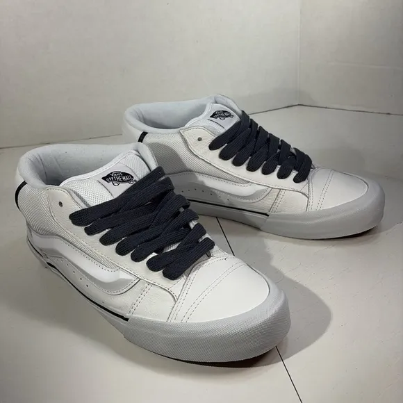 NWT Vans KNU Skool Mid Top Skateboard shoes Men’s 10