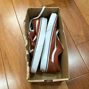 NWT VANS Old Skool Suede Burnt Brick size 11