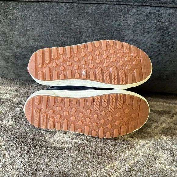 NWT Vans SK8 Hi Shoes Suede MTE-1 Water Resistant Women’s 10