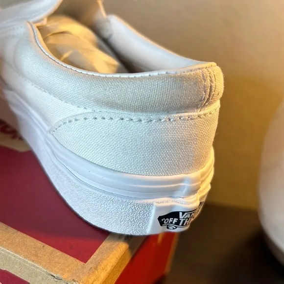NWT Vans Unisex-Child Classic Slip-On Core kids size 1.5