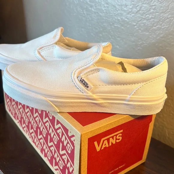 NWT Vans Unisex-Child Classic Slip-On Core kids size 1.5