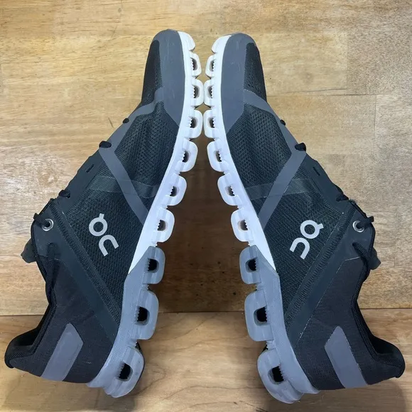 On CloudFlow REFLECTIVE Mens Size 12 Running Shoes Sneakers Black Gray