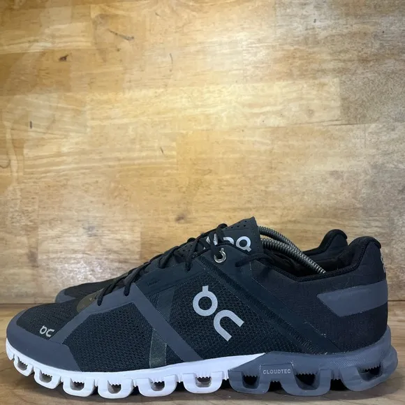 On CloudFlow REFLECTIVE Mens Size 12 Running Shoes Sneakers Black Gray