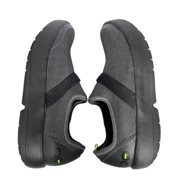 OOFOS OOmg eeZee Low Shoes Women 7.5 Gray Black Slip-On