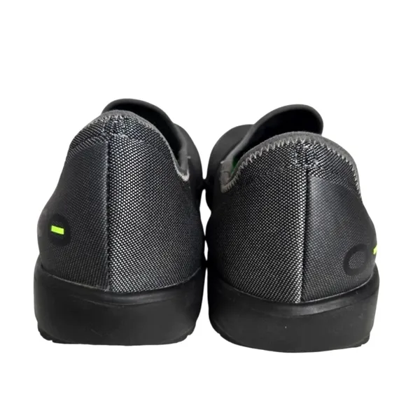 OOFOS OOmg eeZee Low Shoes Women 7.5 Gray Black Slip-On