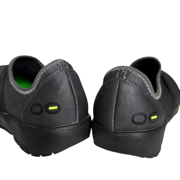 OOFOS OOmg eeZee Low Shoes Women 7.5 Gray Black Slip-On