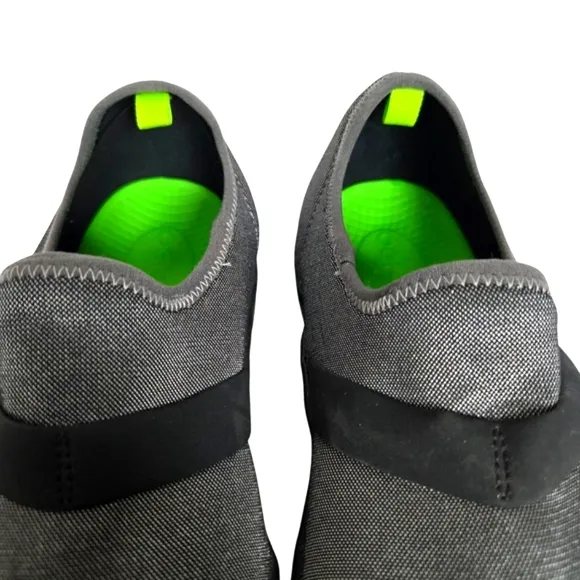 OOFOS OOmg eeZee Low Shoes Women 7.5 Gray Black Slip-On