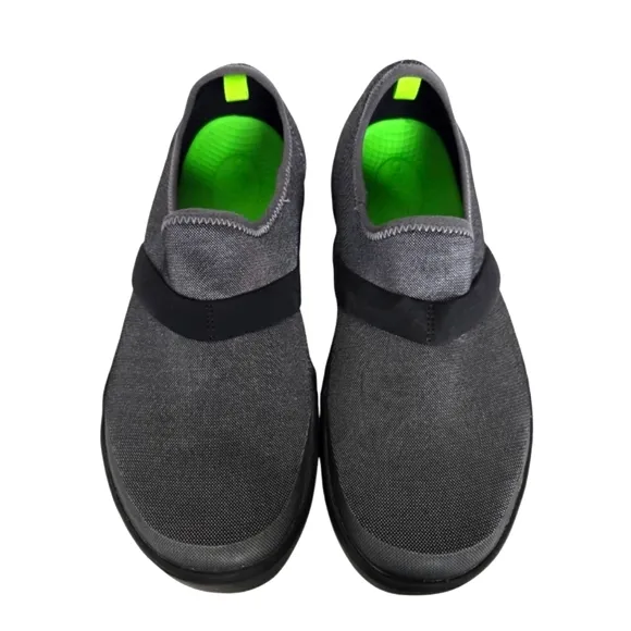 OOFOS OOmg eeZee Low Shoes Women 7.5 Gray Black Slip-On