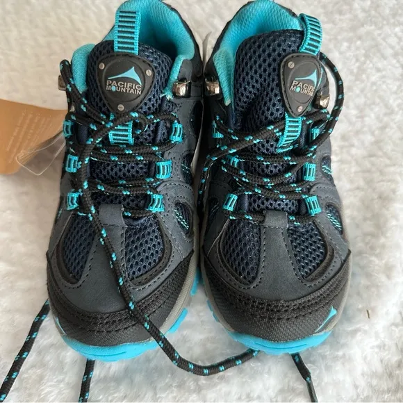 Pacific Mountain Crestone Jr size 11 youth