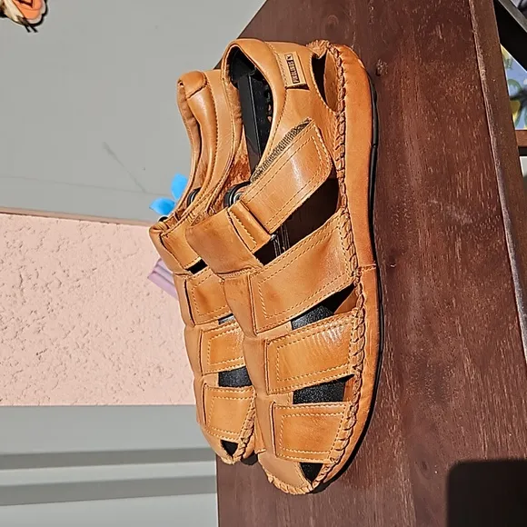 Pikolinos Tarifa leather sandals size 42