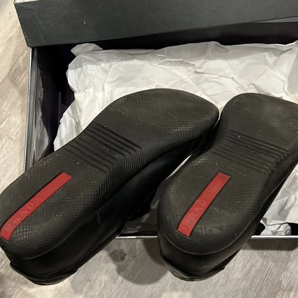 Prada Black Classic Shoes w/ Rubber Soles Size Euro 8 42 Men