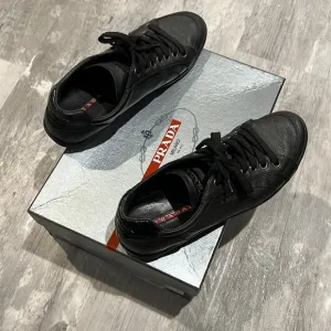 Prada Black Classic Shoes w/ Rubber Soles Size Euro 8 42 Men