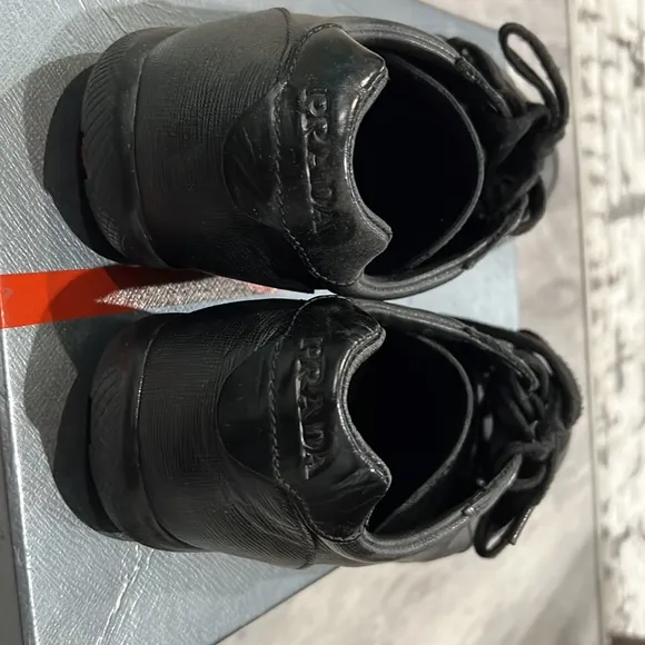 Prada Black Classic Shoes w/ Rubber Soles Size Euro 8 42 Men