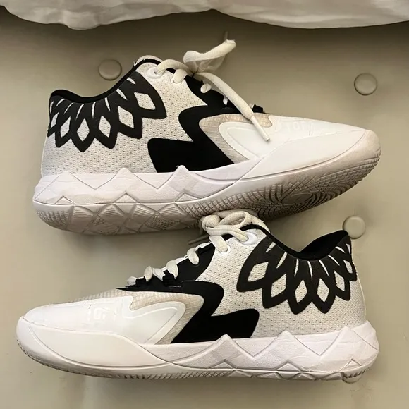 Puma Lamelo Ball MB01 Lo Kids size 6