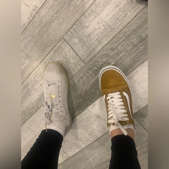 PUMA Off White Suede Leather Classic Shoes Sneakers Women