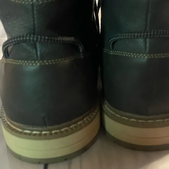 Red Ale Men Quality Crafted Boots Gray. EUC