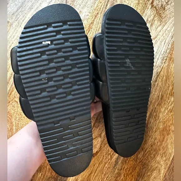 ROAM Puffy Sandals Black Vegan Leather