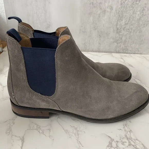 Rodd &amp; Gunn Chelsea Boots Men Sz 44 (US 11) Grey Suede