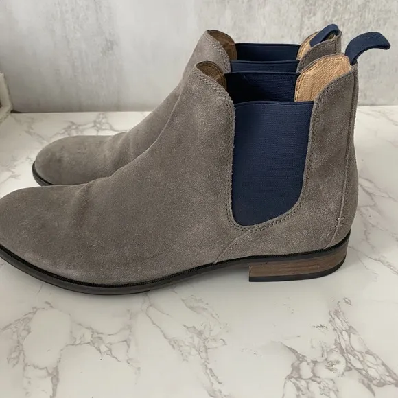 Rodd &amp; Gunn Chelsea Boots Men Sz 44 (US 11) Grey Suede
