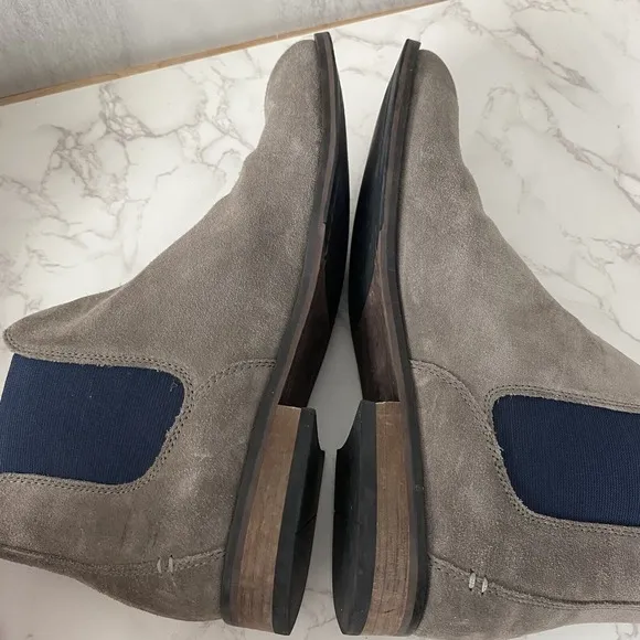 Rodd &amp; Gunn Chelsea Boots Men Sz 44 (US 11) Grey Suede