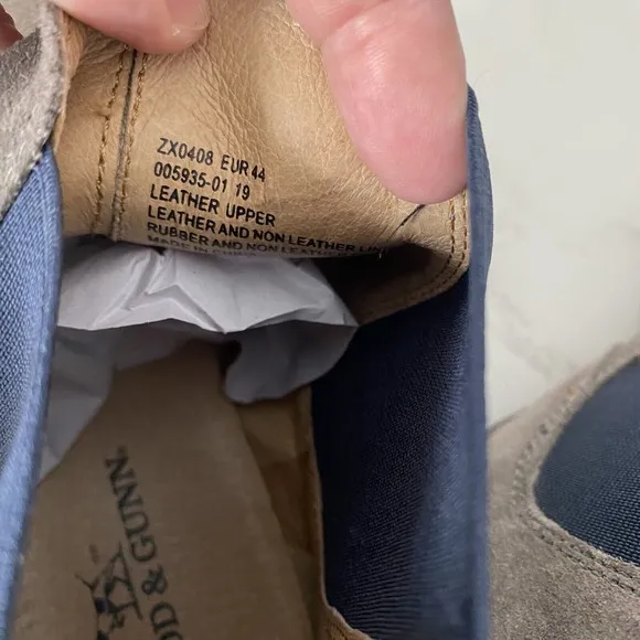 Rodd &amp; Gunn Chelsea Boots Men Sz 44 (US 11) Grey Suede
