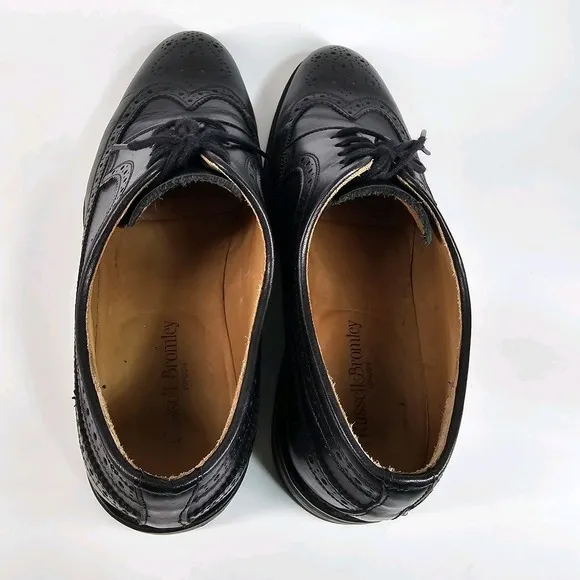 Russell &amp; Bromley Dress Shoes Men 10 Leather Long Wingtip Brogue Oxford Lug Sole