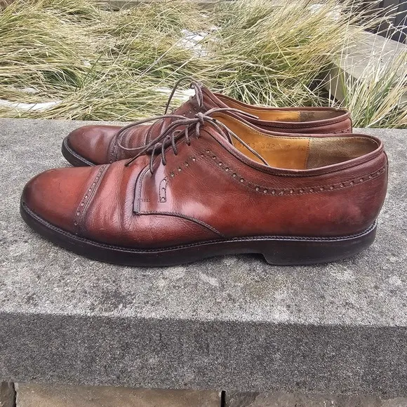 Salvatore Ferragamo 9 B Brown Leather Oxford Lace Up Cap Toe Dress Shoe Classic