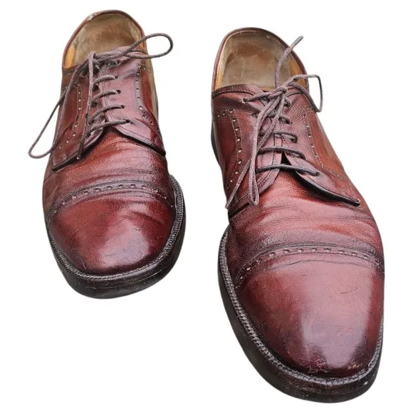 Salvatore Ferragamo 9 B Brown Leather Oxford Lace Up Cap Toe Dress Shoe Classic