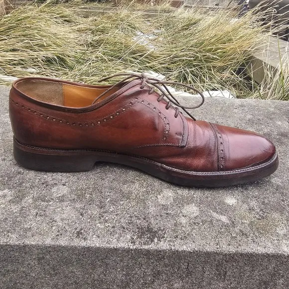 Salvatore Ferragamo 9 B Brown Leather Oxford Lace Up Cap Toe Dress Shoe Classic