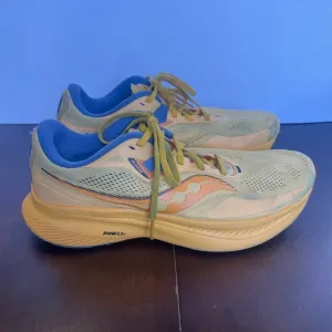 Saucony Women's Guide 15 Running Shoes size 9.5