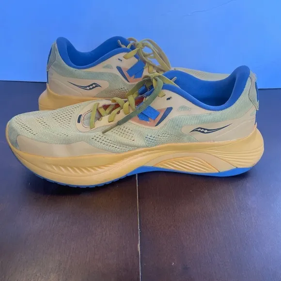 Saucony Women's Guide 15 Running Shoes size 9.5